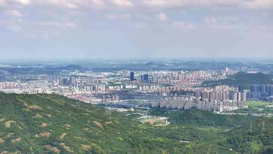 航拍山区城市全景