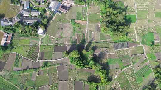 乡村土地与山川、四川彭州龙门山周边