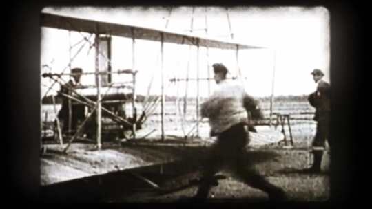 上世纪初早期最早飞机起飞发明生产莱特兄弟