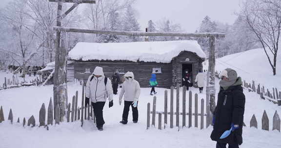 长白山雪岭木屋