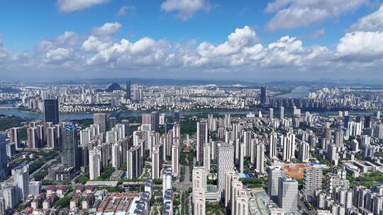 航拍广西柳州城市大景蓝天白云天际线