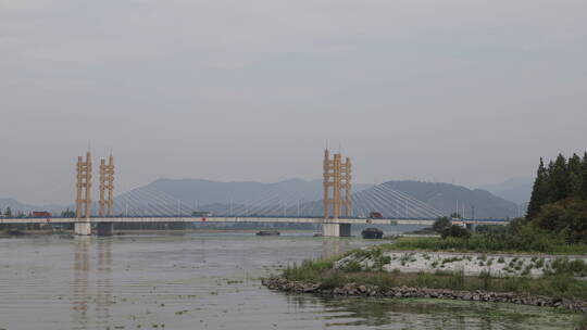 乡村江边货船大桥延时视频素材模板下载
