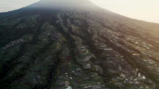 山，村庄，房屋，种植园