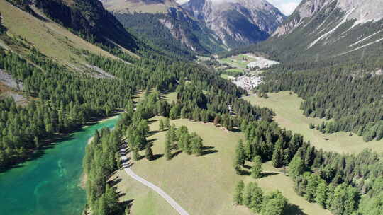 瑞士阿尔卑斯山阿尔卑斯山的阿尔卑斯山帕普奥尼亚湖鸟瞰山谷