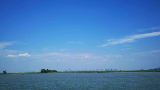 实拍 湖南 岳阳 洞庭湖 湖面 风景 蓝天