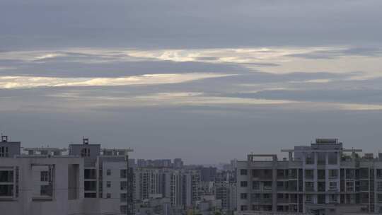 城市楼宇与天空