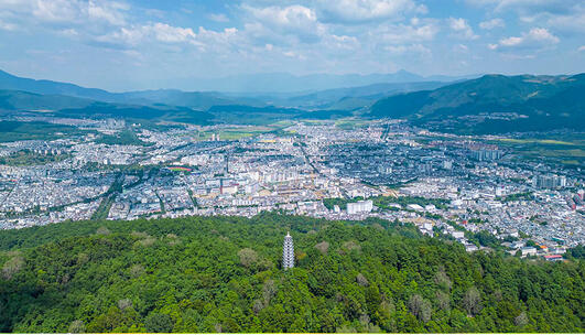 云南腾冲文笔塔全景延时 腾冲城市全景