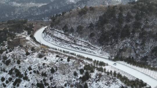 雪地行进的车7