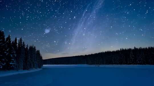 冰封湖泊 晶莹剔透 银装素裹 冬夜幽静