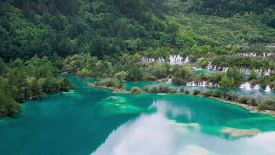 夏天的九寨沟航拍风景