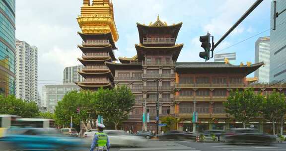 上海交警交通车辆静安寺街道车流人流慢门