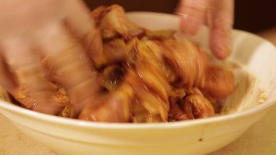 葱姜水料酒调料腌制鸡肉去腥入味视频素材模板下载
