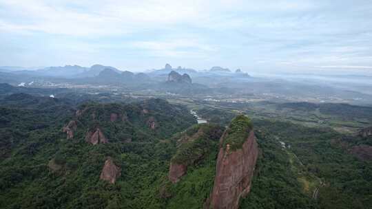 航拍韶关丹霞地貌 丹霞山阳元峰长老峰景区