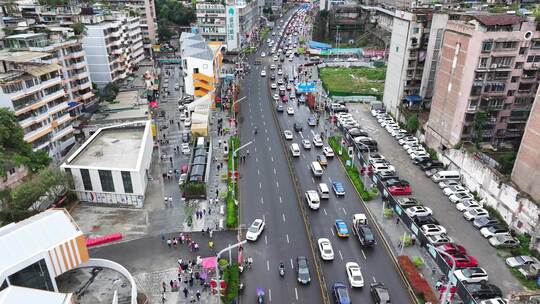 贵阳民族大联欢散场后堵车场景