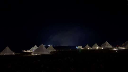 内蒙古乌兰察布草原夜晚露营帐篷营地视频素材模板下载