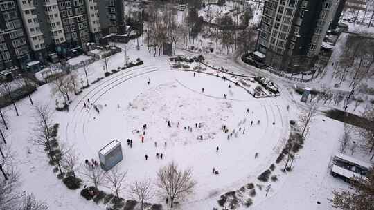 北京雪后社区里的快乐时光延时视频