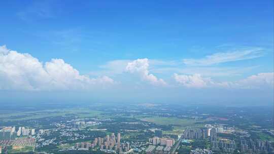 海南儋州海花岛城市建筑旅游度假，夏天蓝天