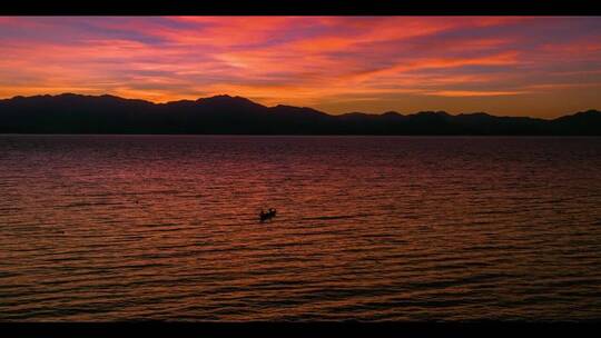 落日余晖映晚霞一抹夕阳美如画，日落