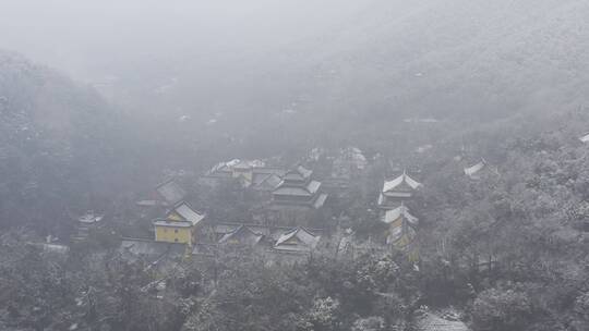 杭州灵隐雪下雪航拍