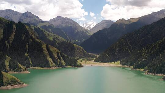 航拍中国新疆天山天池自然风景