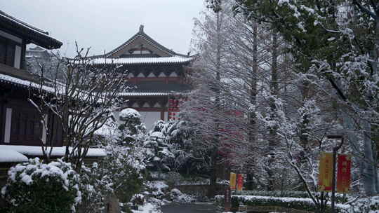 杭州径山寺中式古建筑雪景