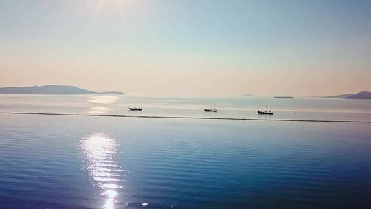 苏州江面小船陆续划过航拍视频