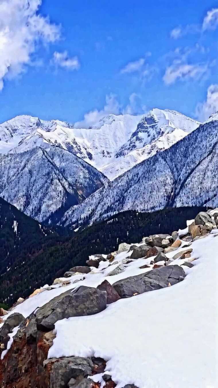 雪山自然风光全景