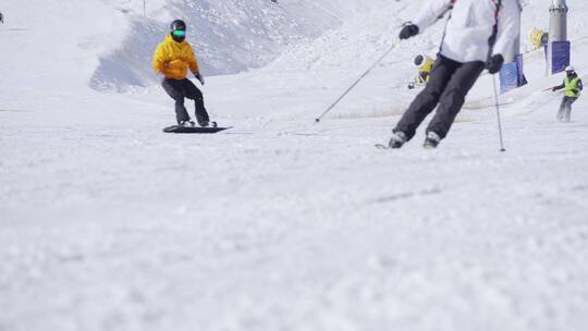 实拍滑雪运动