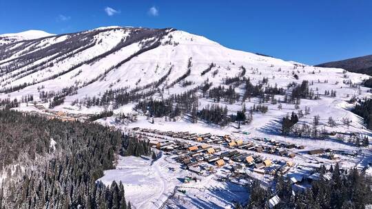 航拍新疆雪山风光