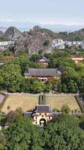 竖版航拍独秀峰王城景区