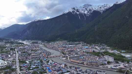 西藏林芝波密城市风光航拍