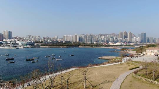 航拍青岛汇泉广场城市风光