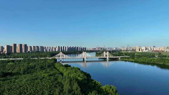 4K航拍沈阳云龙湖大桥城市发展浑河两岸视频素材模板下载