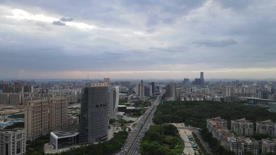 大雨将至的城市