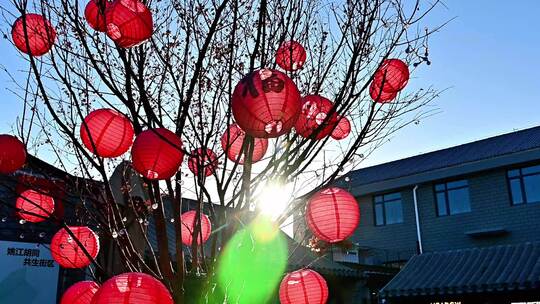 春节北京胡同里的年味挂起红灯笼中式宫灯