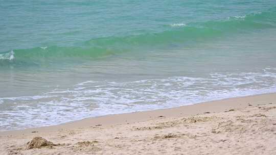 海南三亚大东海海浪沙滩旅游海浪沙滩风光