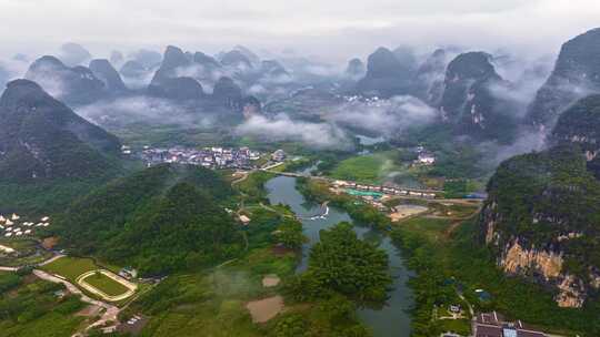 桂林山水喀斯特地貌云雾风光