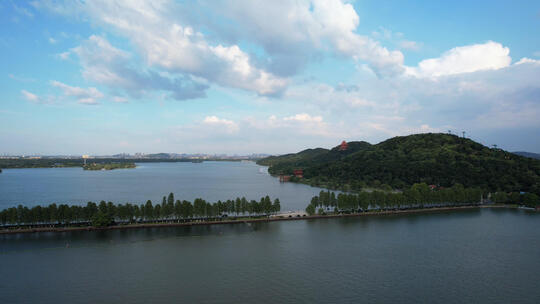 航拍武汉5A级旅游景区东湖绿道自然风光