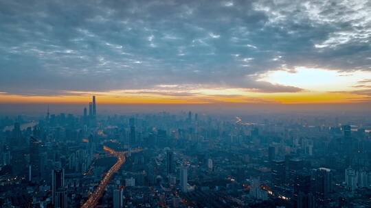 上海静安区清晨航拍日出