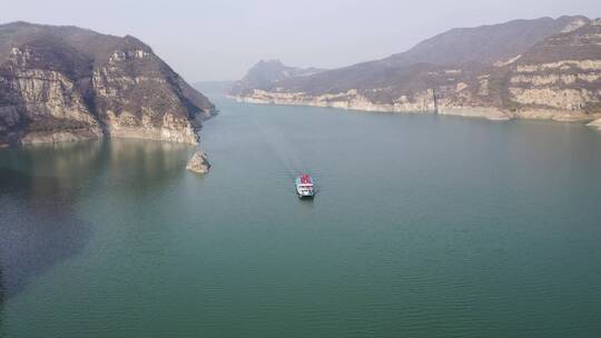 聋哑学校团建郊游济源黄河三峡游船小学生