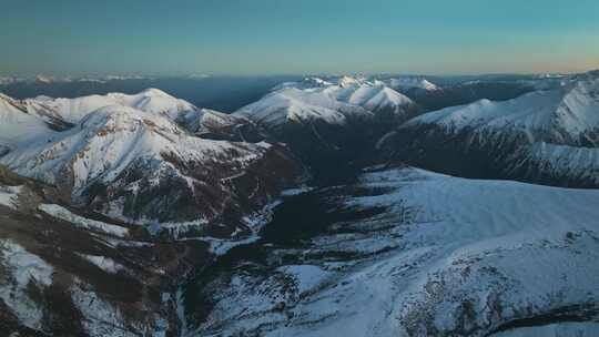 航拍雪山