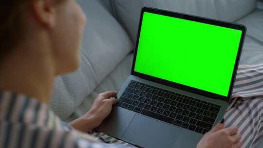 绿屏，视频通话，笔记本电脑，女人