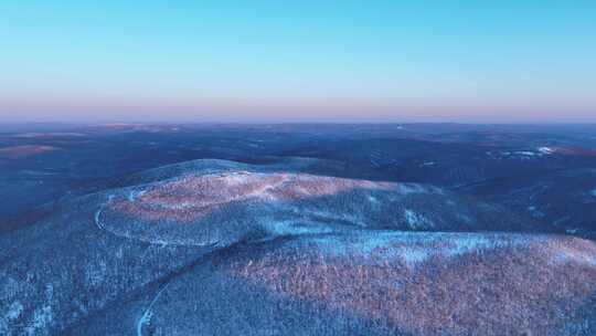 内蒙古大兴安岭林区冬天林海雪原夕阳美景