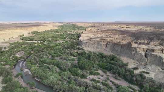 新疆克拉玛依白杨河大峡谷景区航拍自然风光