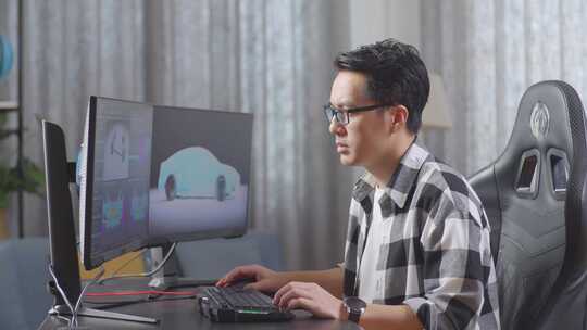 亚洲男设计师打哈欠然后睡觉，同时在电脑上制作电动汽车的3D模型