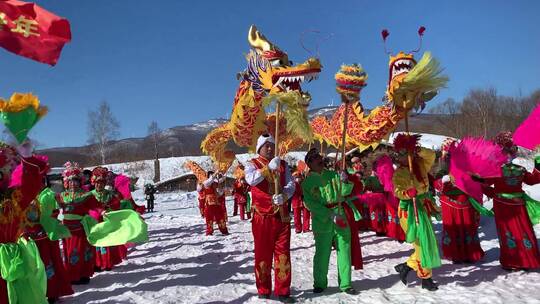 雪地舞龙秧歌