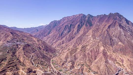 8K西北山峰土地贫瘠的土地干旱土壤航拍