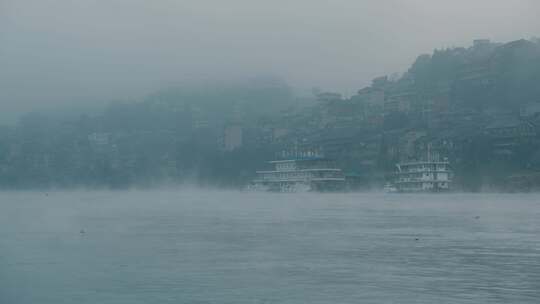 小镇人文-清晨-雾起江面氛围
