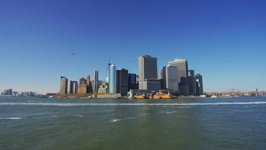海洋对面的纽约城市