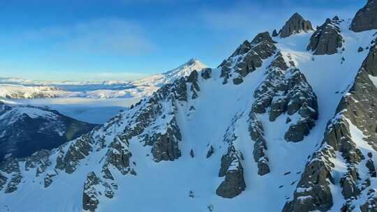 哈巴雪山山顶航拍